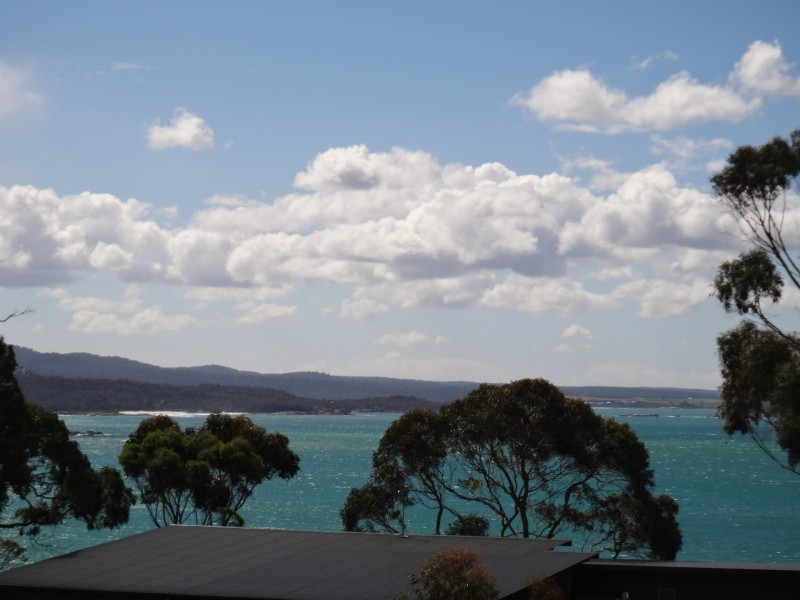 34 Highcrest Avenue, Binalong Bay TAS 7216