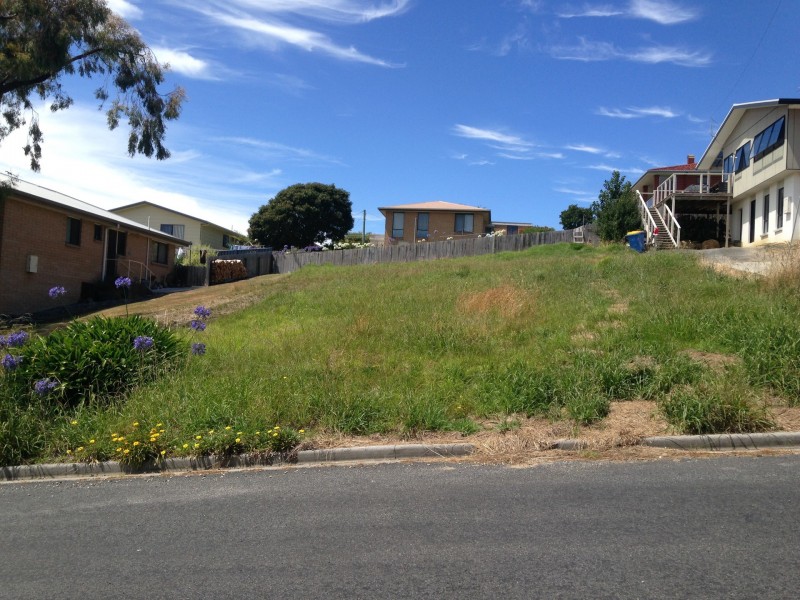 11 Erythos Grove, St Helens TAS 7216