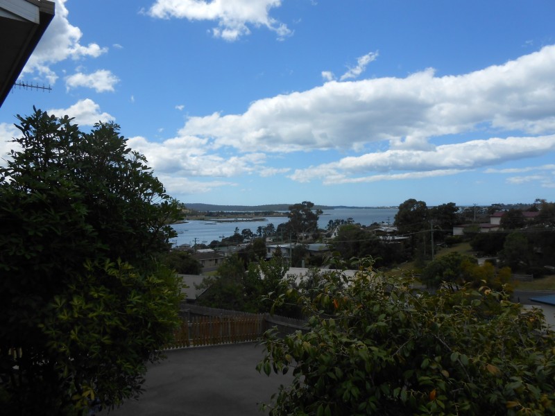 16 Erythos Grove, St Helens TAS 7216
