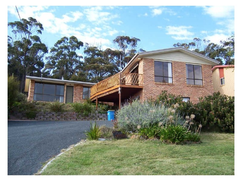186 Main Road, Binalong Bay TAS 7216