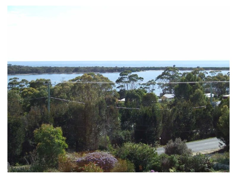 186 Main Road, Binalong Bay TAS 7216