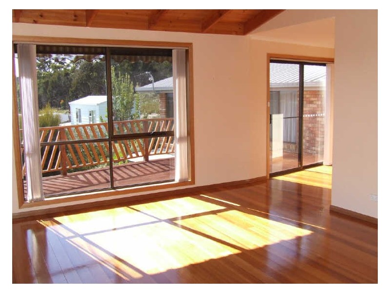186 Main Road, Binalong Bay TAS 7216