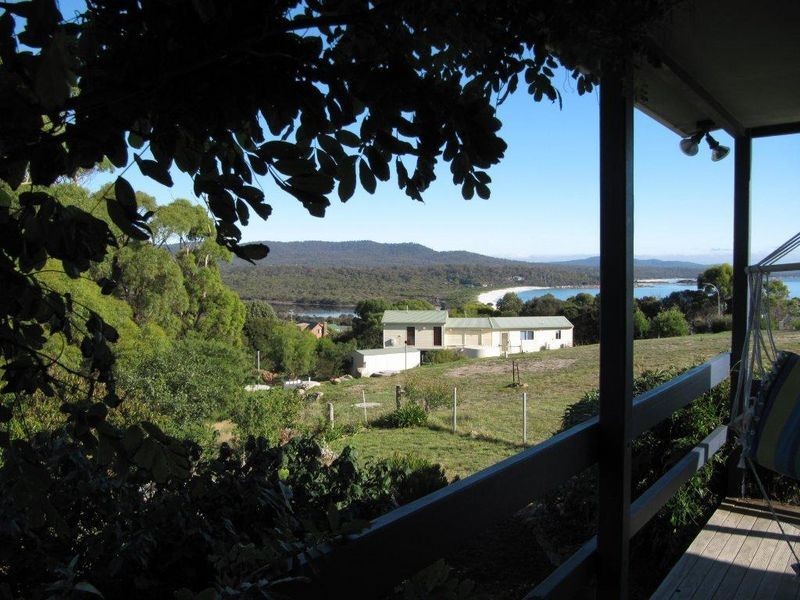 18 Coffey Court, Binalong Bay TAS 7216
