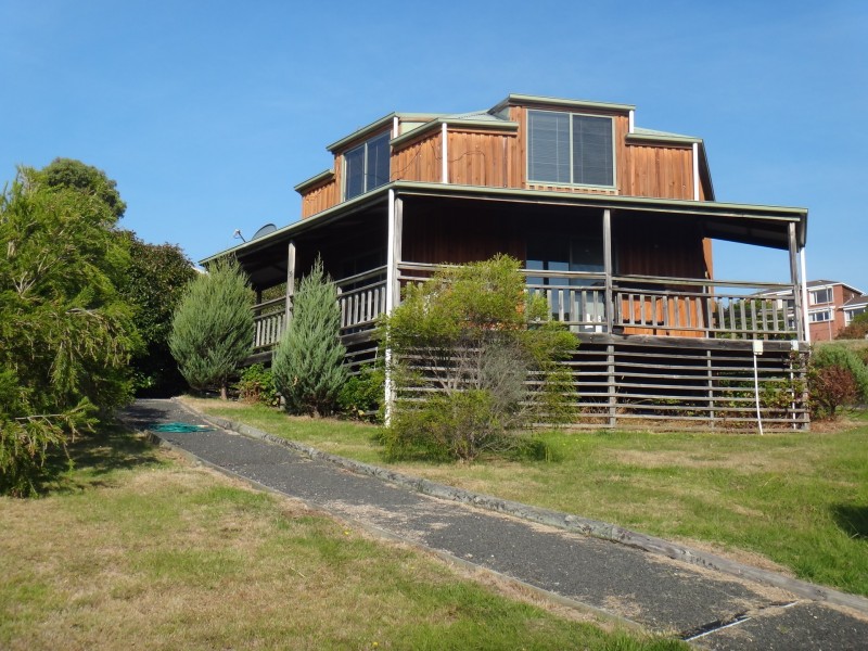 17 Erythos Grove, St Helens TAS 7216