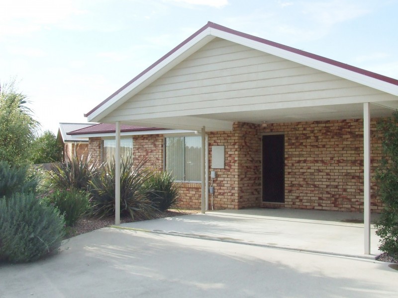 Unit 1/7 Heather Place, St Helens TAS 7216