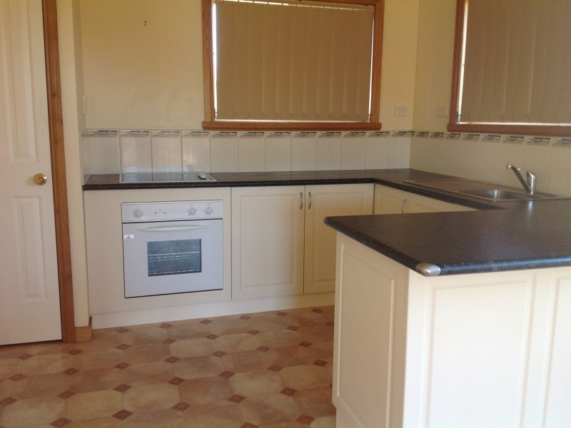 2/13 Cameron Street, St Helens TAS 7216