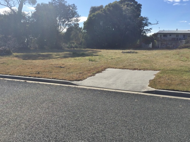 1 Barnett Close, Binalong Bay TAS 7216