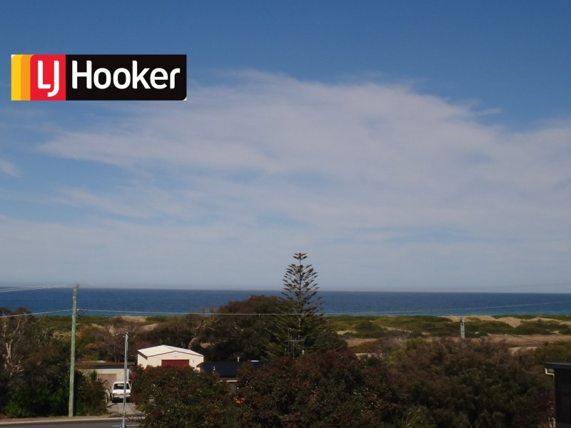 96 Scamander Avenue, Scamander TAS 7215