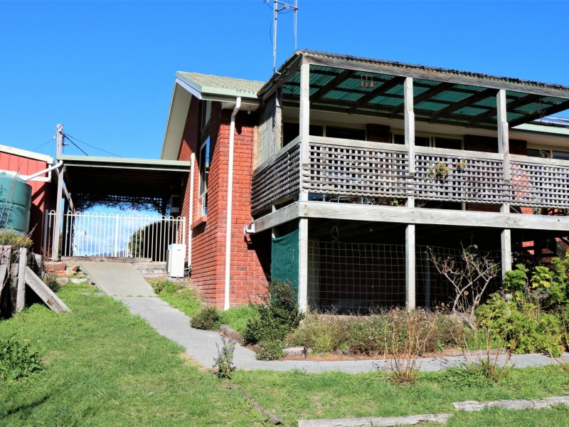 12 Lindsay Parade, St Helens TAS 7216