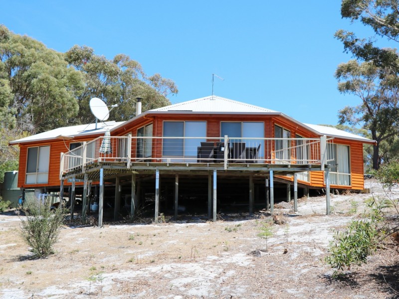 10 Lyall Road, Binalong Bay TAS 7216
