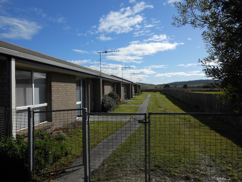 Unit 2/18 Tully, St Helens TAS 7216