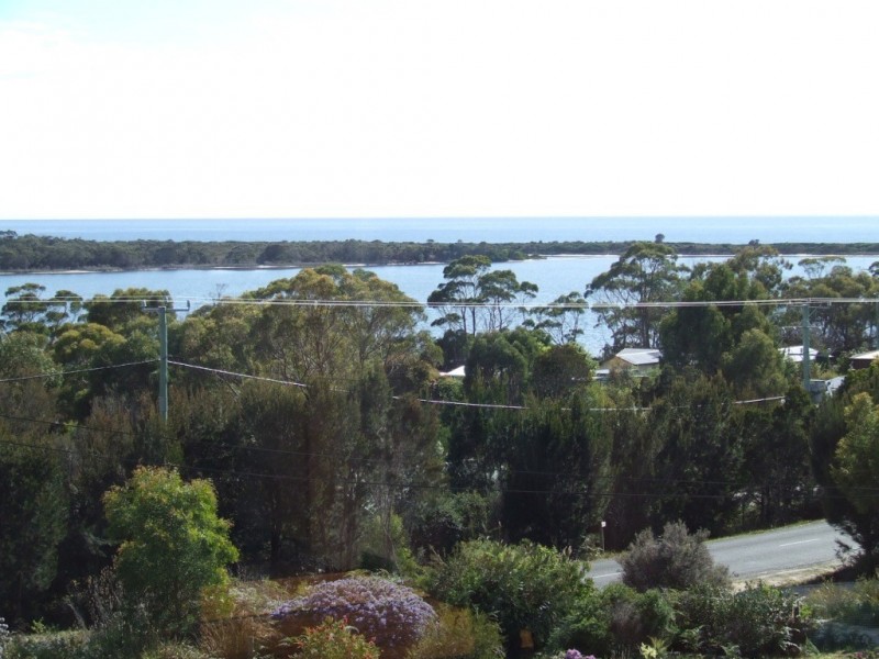 186 Main Road, Binalong Bay TAS 7216