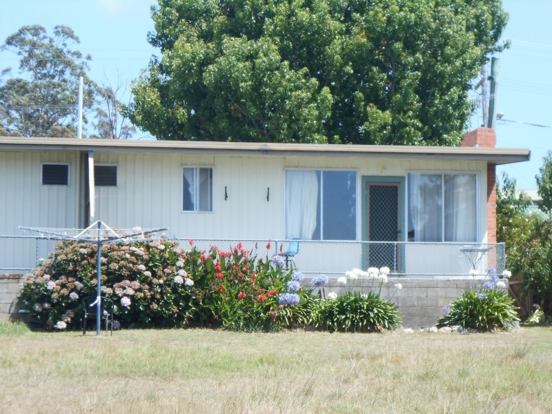 5A Halcyon Grove, St Helens TAS 7216