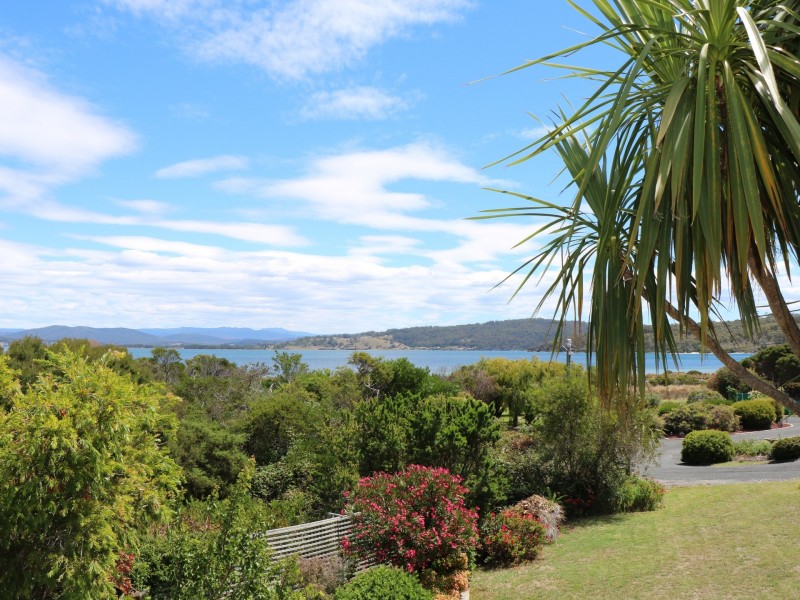 2 Kiama Parade, Akaroa TAS 7216