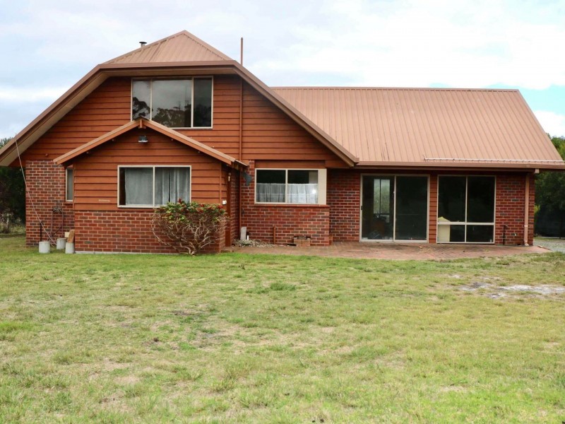16 Pacific Drive, Binalong Bay TAS 7216