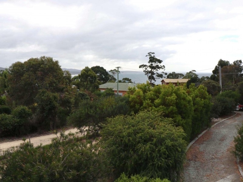 16 Pacific Drive, Binalong Bay TAS 7216