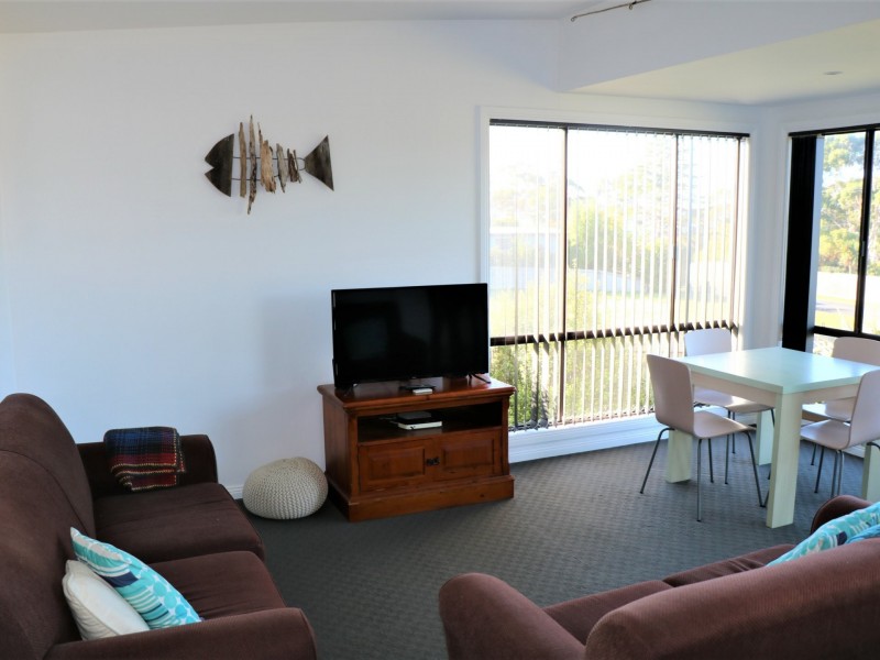 9 Halcyon Grove, St Helens TAS 7216