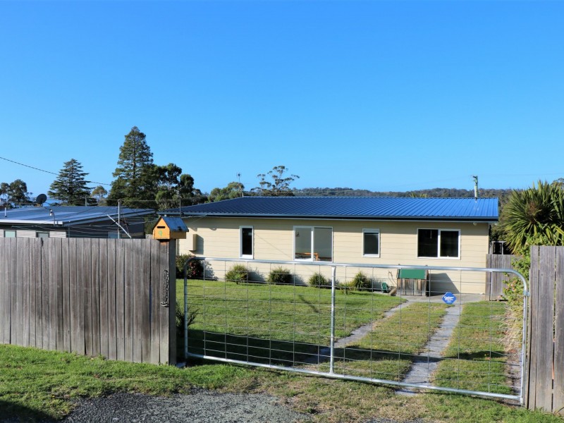 9 Halcyon Grove, St Helens TAS 7216