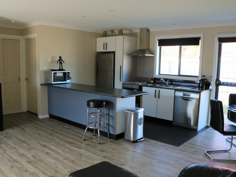 1/74 Medeas Cove Esplanade, St Helens TAS 7216