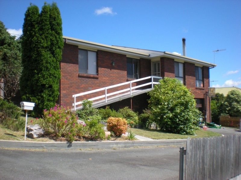 16 Erythos Grove, St Helens TAS 7216