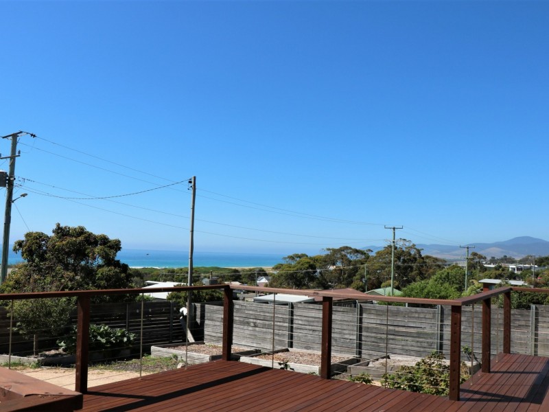 11 Targett Street, Scamander TAS 7215