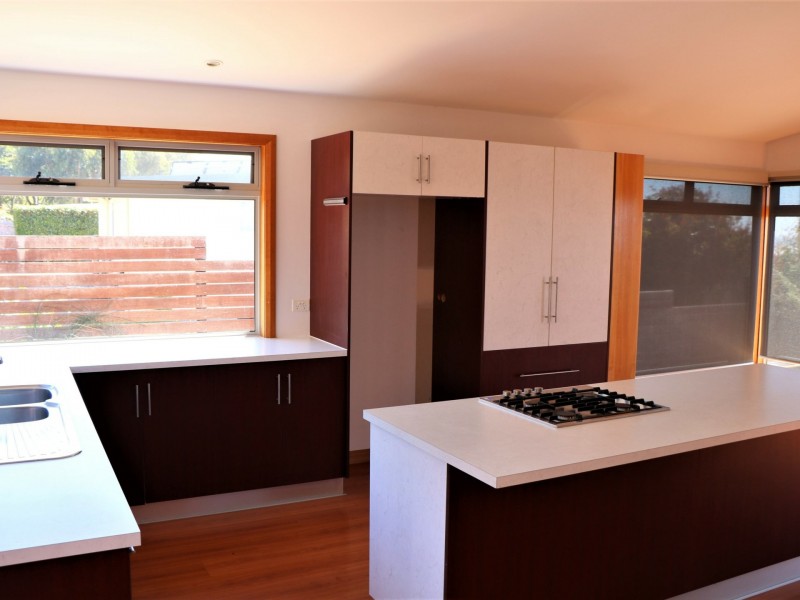 11 Targett Street, Scamander TAS 7215