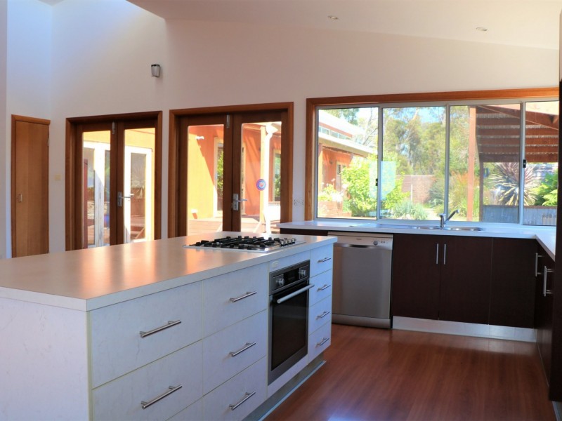 11 Targett Street, Scamander TAS 7215