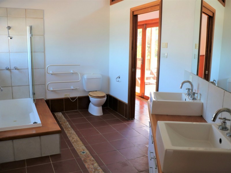 11 Targett Street, Scamander TAS 7215