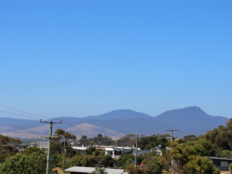 11 Targett Street, Scamander TAS 7215