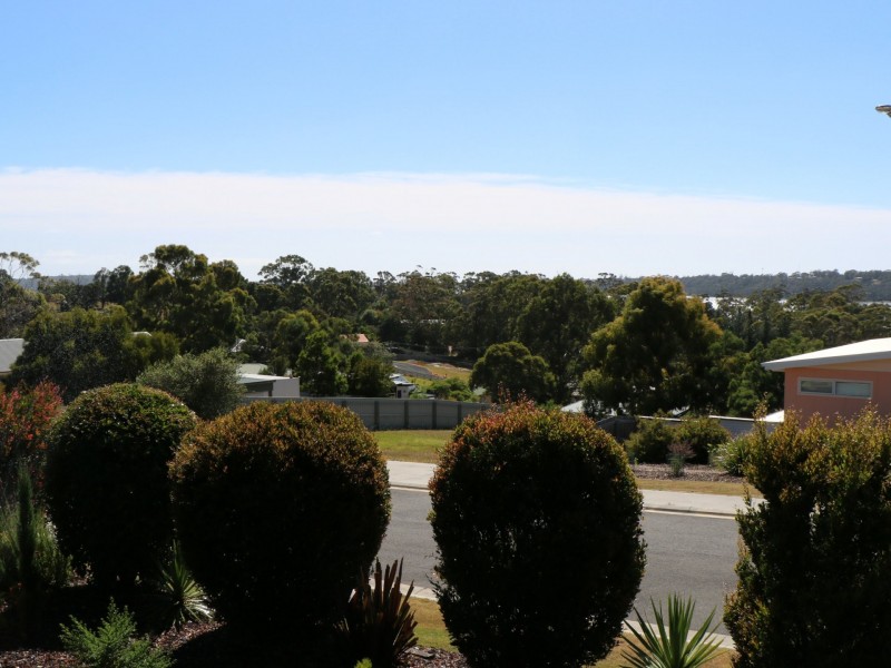 10 Bayvista Rise, St Helens TAS 7216