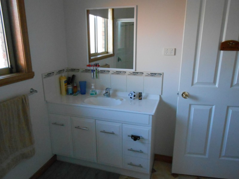 Unit 2/13 Cameron Street, St Helens TAS 7216