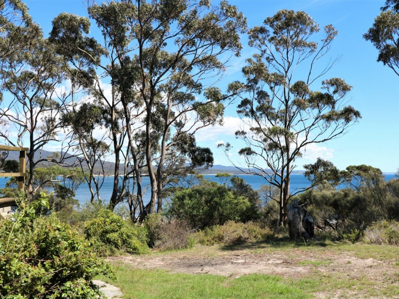 5 Bay view Avenue, Binalong Bay TAS 7216