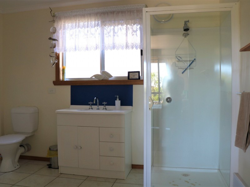 1 Fletchers Court, Binalong Bay TAS 7216