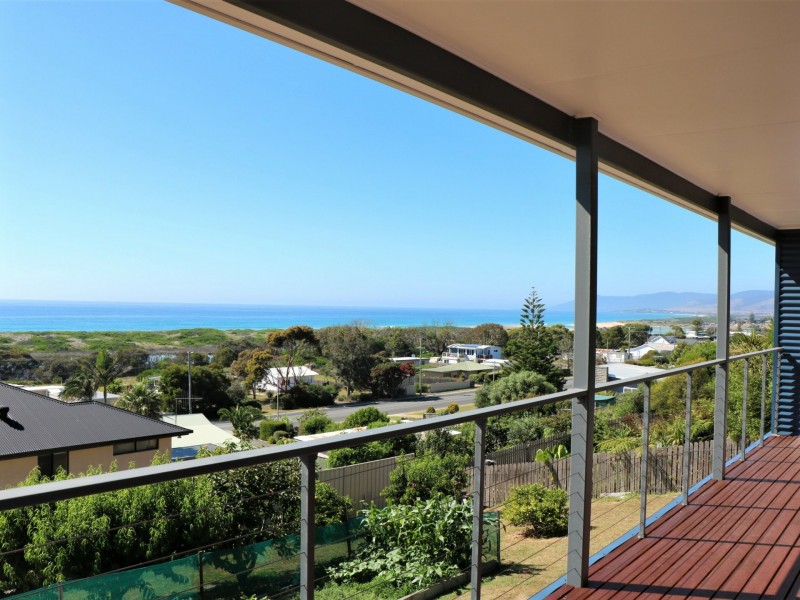 14 Targett Street, Scamander TAS 7215