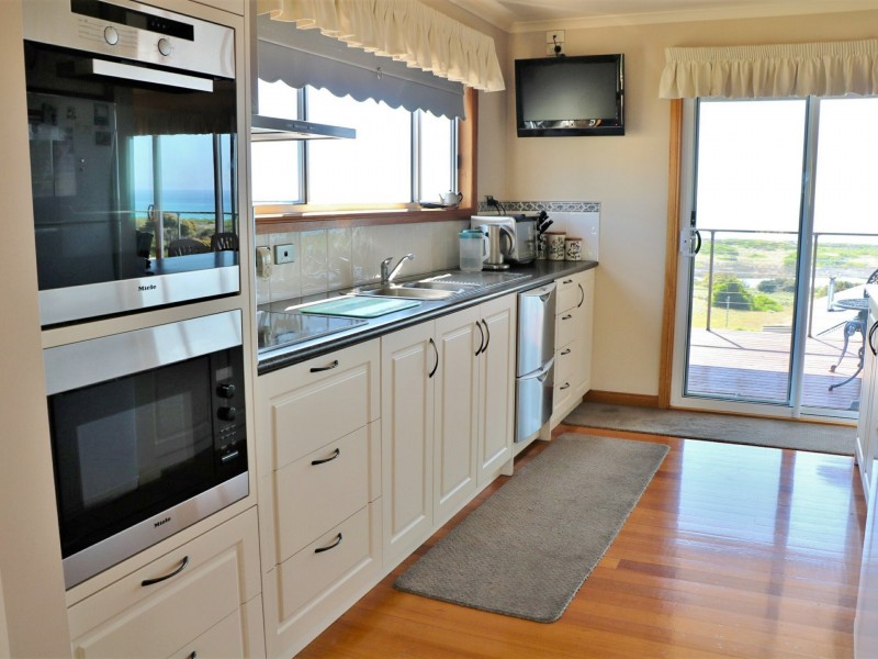 14 Targett Street, Scamander TAS 7215