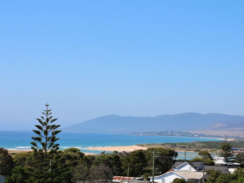 14 Targett Street, Scamander TAS 7215