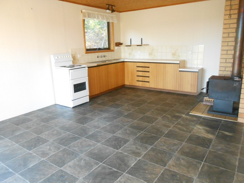 186 Main Road, Binalong Bay TAS 7216