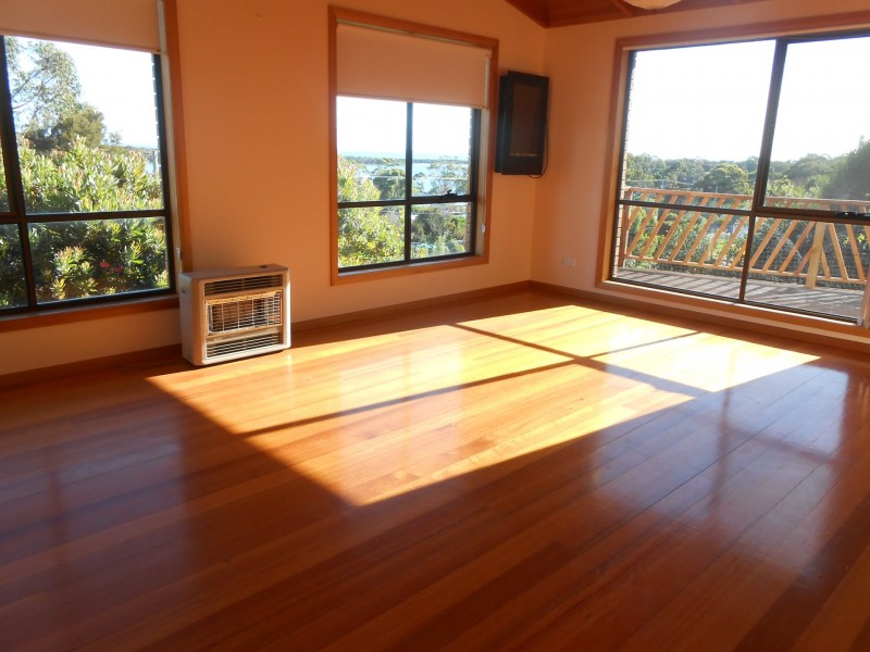 186 Main Road, Binalong Bay TAS 7216