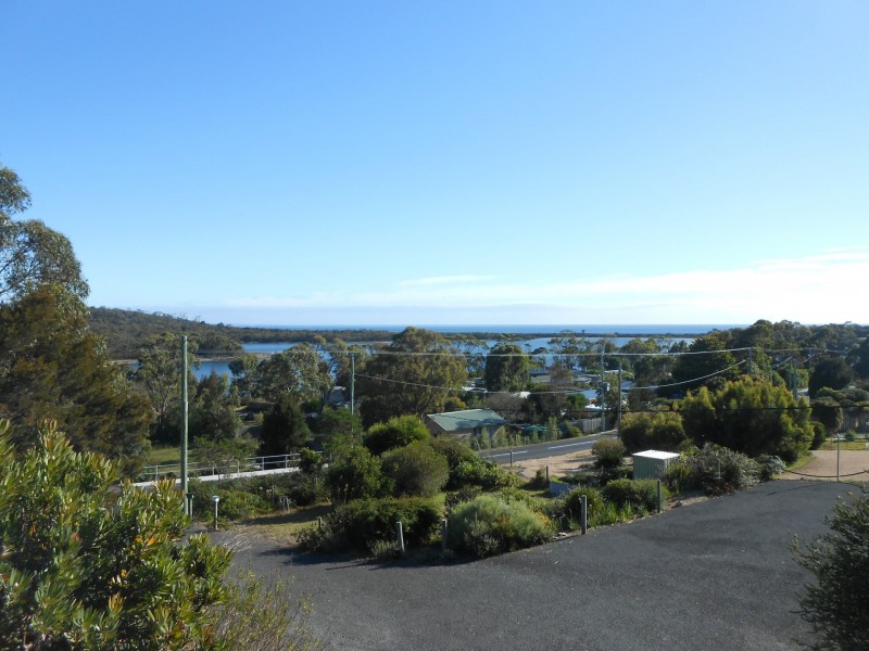 186 Main Road, Binalong Bay TAS 7216