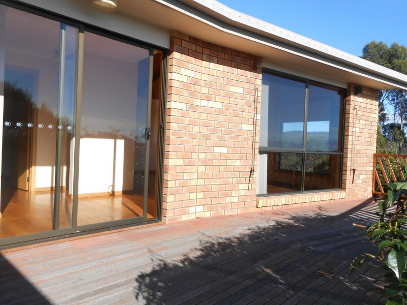 186 Main Road, Binalong Bay TAS 7216