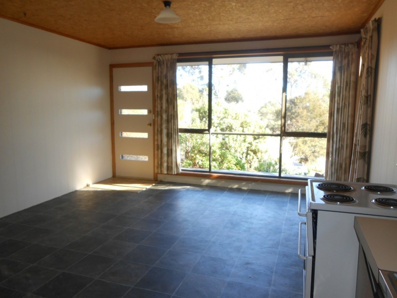 186 Main Road, Binalong Bay TAS 7216