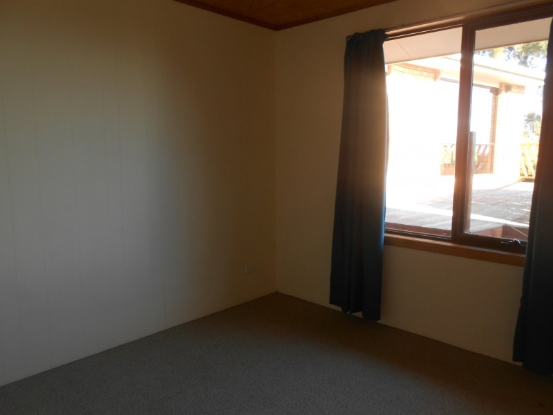 186 Main Road, Binalong Bay TAS 7216