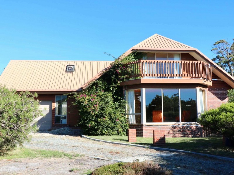 16 Pacific Drive, Binalong Bay TAS 7216