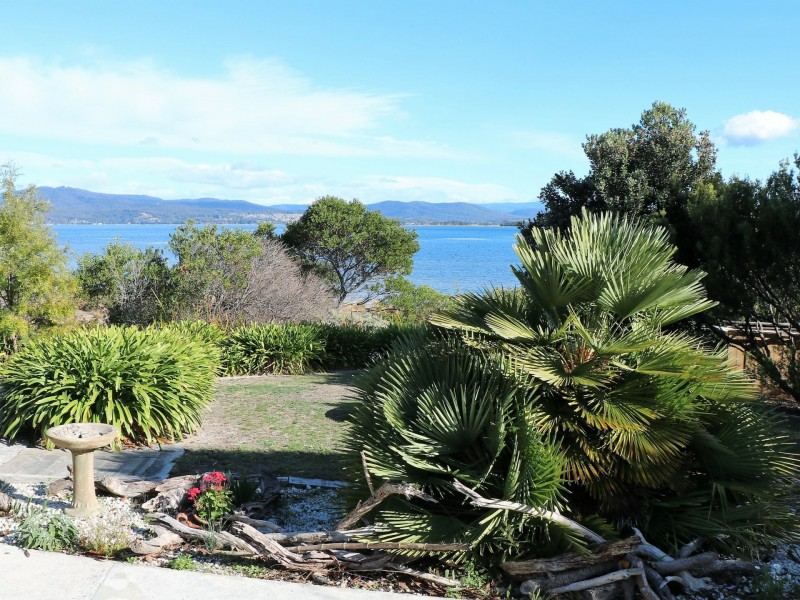 16 Kiama Parade, Akaroa TAS 7216