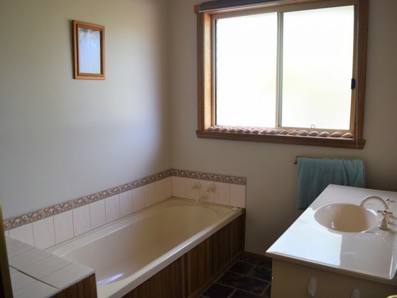 16 Cherrywood Drive, Scamander TAS 7215
