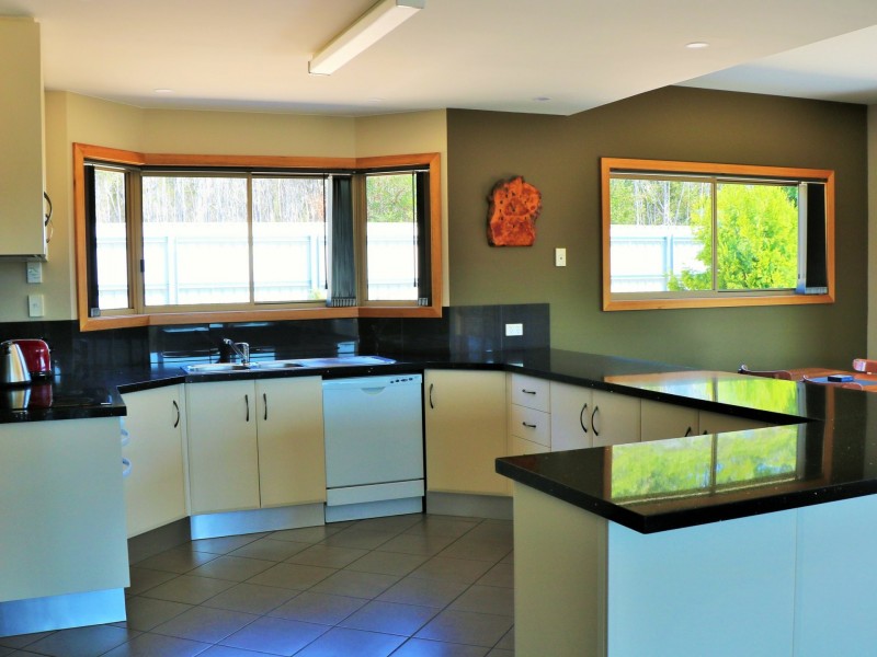 2/484 Binalong Bay Road, St Helens TAS 7216