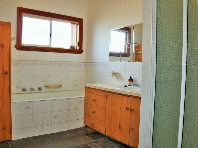 21 Targett Street, Scamander TAS 7215