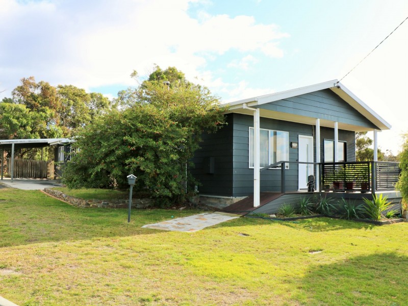 21 Targett Street, Scamander TAS 7215
