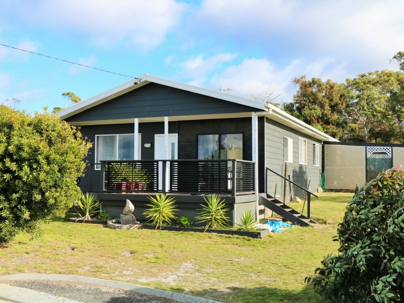 21 Targett Street, Scamander TAS 7215