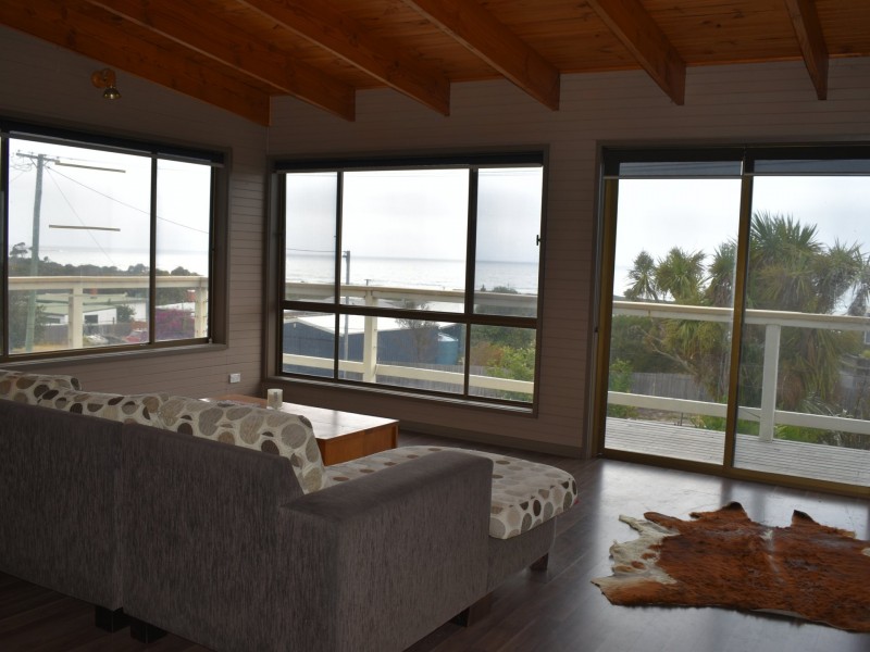 11 Sunbeam Crescent, Beaumaris TAS 7215